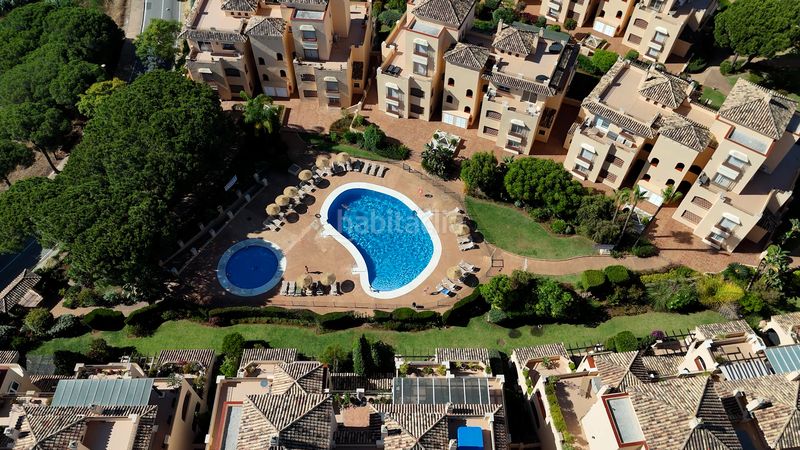 Foto 60533424-746e-4053-b700-754af95ccc9b. Àtic amb xemeneia calefacció aparcament piscina a Marbella
