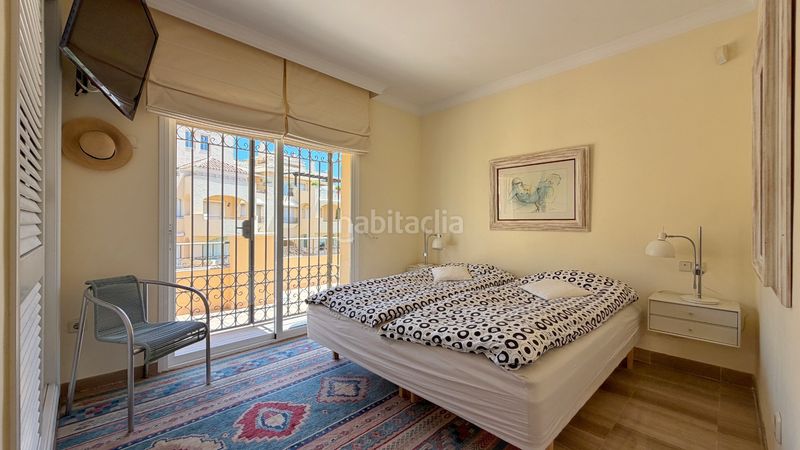 Foto b44ab128-758d-4fd5-9707-1012b71610d0. Àtic amb xemeneia calefacció aparcament piscina a Marbella