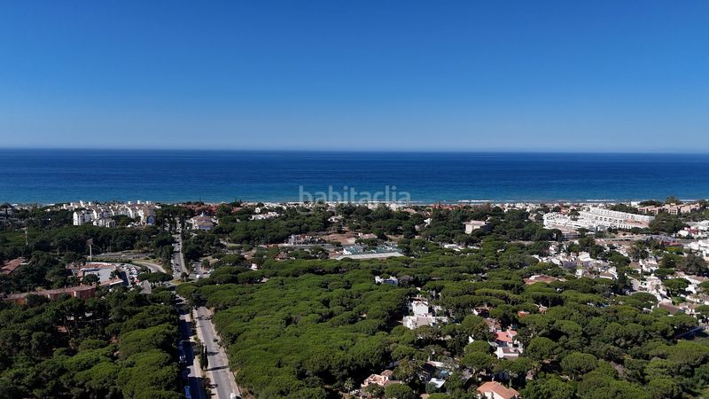 Foto ebfbc1d1-c18f-444d-9d4e-9ee4772d9bb1. Àtic amb xemeneia calefacció aparcament piscina a Marbella