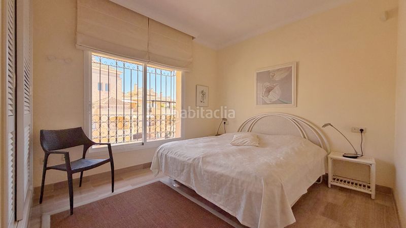 Foto f219cc49-d6e7-4fcb-9950-9084f14577db. Àtic amb xemeneia calefacció aparcament piscina a Marbella