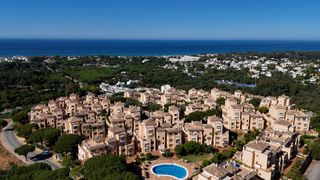 Dachwohnung in Santa María. Exclusivo ático en la prestigiosa urbanización hacienda elviria,
