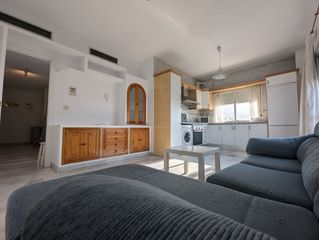 Flat in Avenida de andalucía 20. Piso con piscina garaje y trastero frente a cc los arcos