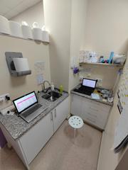 Transfer Business premise in Calle cueva de menga 5. Clinica de rehabilitación y fisioterapia en funcionamiento