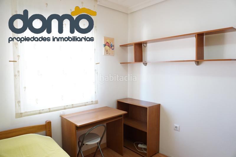 Foto 23709815-68fa-4a5e-838a-bea51d04e56e. Alquiler piso en calle halcón 4 solo estudiantes vivienda dos dormitorios en Almería