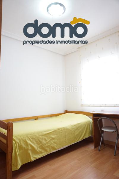 Foto 665ca0ba-3ba0-4324-876f-60b129296355. Alquiler piso en calle halcón 4 solo estudiantes vivienda dos dormitorios en Almería
