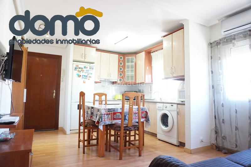 Foto bb334156-cb0c-439e-b1b4-1fe3bcdbc55a. Alquiler piso en calle halcón 4 solo estudiantes vivienda dos dormitorios en Almería