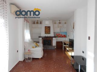 Location Attique  Calle curro cúchares. Estupendo ático en el barrio de la cruz de tres dormitorios con
