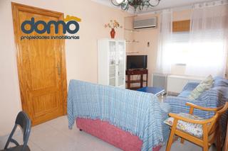 Alquiler Piso  Calle infanta beatriz. Estupendo piso frente a gimnasio yo10. 3 dormitorios, muy lumino