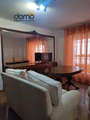 Alquiler Piso  Calle sevilla. Piso zona hipercor y plaza einstein de 4 dormitorios con dos bañ
