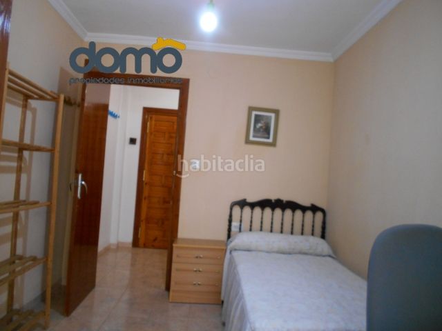 Foto 62bfa492-0055-4849-a14a-6792229d7ac9. Rent flat in calle curro cúchares 13 in La Cruz Granada