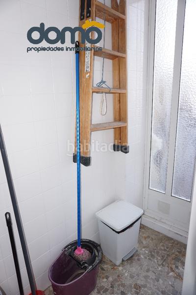 Foto 15bd007b-d520-4df5-bbbb-7241095ae5cc. Alquiler piso en carretera de níjar 26 piso para estudiantes curso escolar junto bola azul-carretera de ronda en Almería
