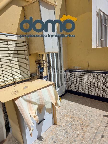 Foto 42fc8d2d-b80e-4ee0-b1a2-f7e0d0d9fdd3. Alquiler piso en carretera de níjar 26 piso para estudiantes curso escolar junto bola azul-carretera de ronda en Almería