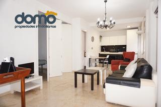 Affitto Appartamento en Calle emperatriz eugenia 5. Amplio piso en alquiler en la zona de arabial, granada