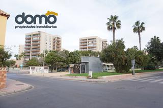 Casa adossada  Avenida maestro gaspar vivas. Triplex adosado en vega de ac: amplitud y ubicacin inmejorable