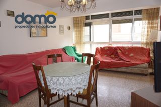 Pis a Avenida de cabo de gata 136. Tu hogar junto al mar: gran piso todo exterior en la mejor zona