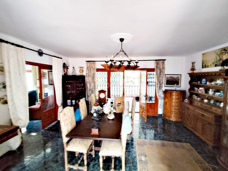 Foto 8ea67223-fa1c-4b87-8f2d-a51ffea2ca73. Chalet avec cheminée parking dans Chaparil - Torrecilla - Punta Lara Nerja