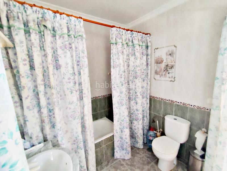 Foto 3303158b-4b32-4582-80d5-795668d6f000. Chalet con camino parcheggio in Chaparil - Torrecilla - Punta Lara Nerja