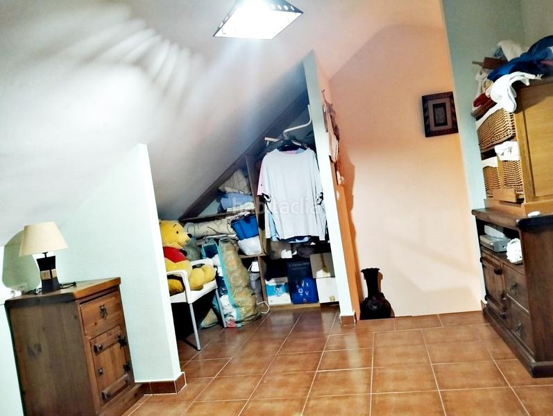 Foto bdbbe584-753d-41dd-bf4a-786db97e1250. Casa a schiera con camino parcheggio piscina in Cártama