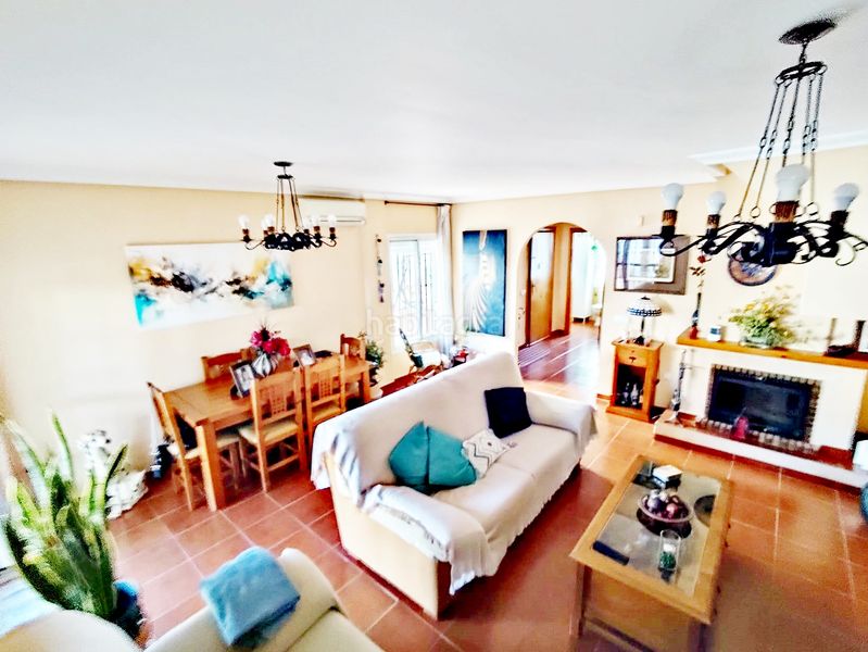 Foto 0c7b884e-1dc0-4753-b537-e0354756fb68. Casa aparellada amb xemeneia calefacció aparcament piscina a Cártama