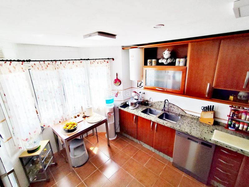 Foto 35633afd-ee47-41c8-b69b-9fb0b96d2760. Casa aparellada amb xemeneia calefacció aparcament piscina a Cártama