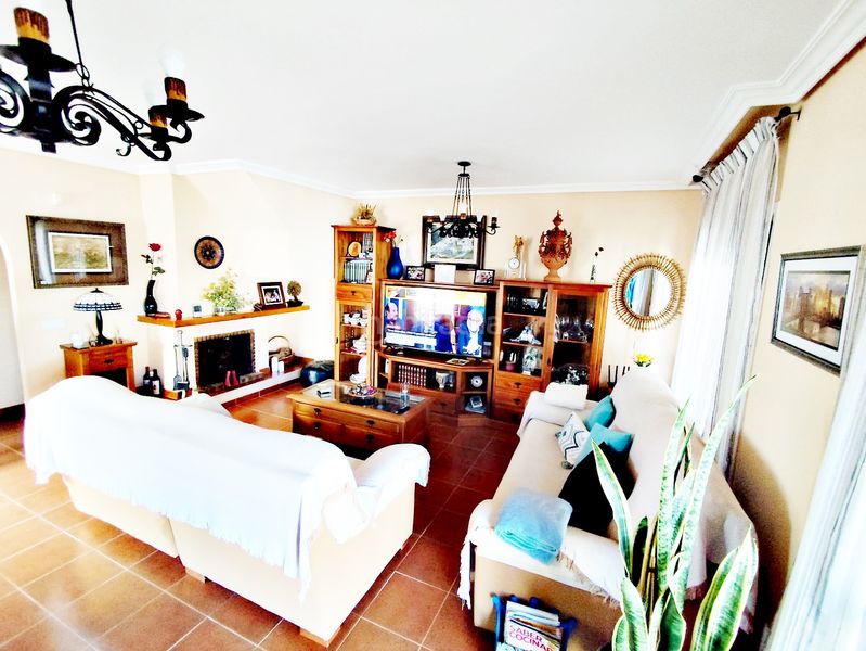 Foto 53386786-cba4-4319-8635-83b1ea2095b4. Casa aparellada amb xemeneia calefacció aparcament piscina a Cártama