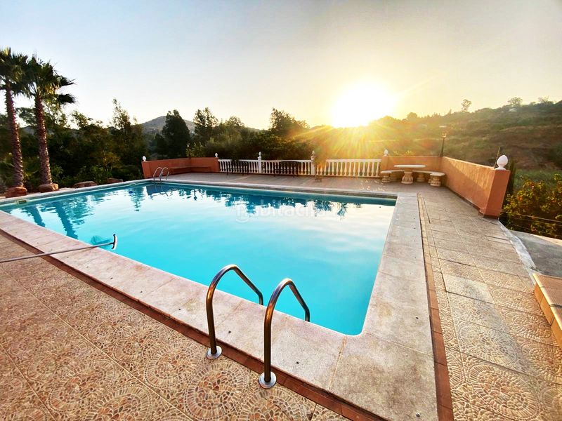 Foto ccdb104e-e8af-45c5-aaa2-169bc735bece. Masia amb xemeneia calefacció aparcament piscina a Cártama