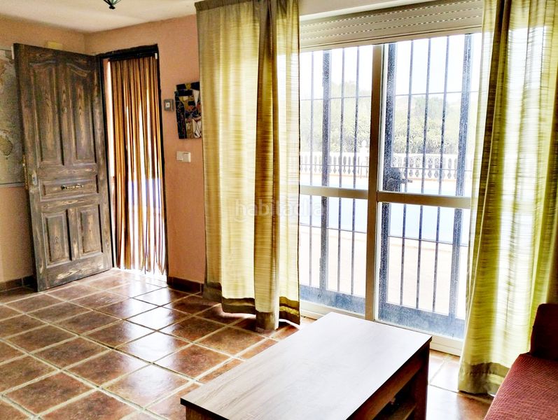 Foto f27a6f43-dea5-4fd4-922f-c979b254b8bc. Masia amb xemeneia calefacció aparcament piscina a Cártama