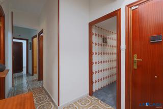 Piso en Sants-Badal. Vivienda con ascensor en badal!