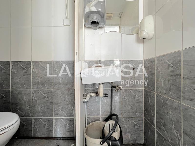Foto 36f6b4bf-f495-4e4b-b89c-a643933bc896. Lloguer local comercial a La Verneda - La Pau Barcelona