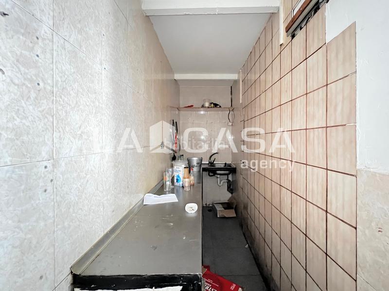 Foto 9b1677a0-1a78-4e2f-9847-b97f9523dd3a. Lloguer local comercial a La Verneda - La Pau Barcelona