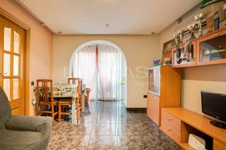 Etagenwohnung in La Verneda - La Pau. Oportunidad en la zona mejor comunicada de barcelona con proyect