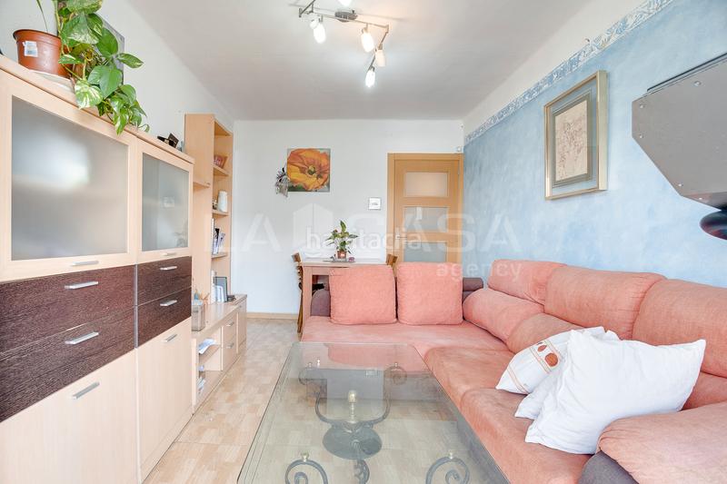 Foto ece55753-ac17-46f7-aa26-9ec2cfdedf1d. Appartement dans El Besòs Sant Adrià de Besòs