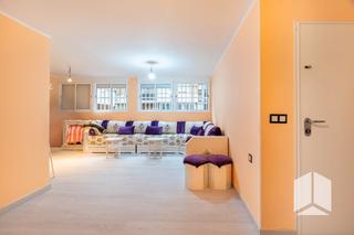 Etagenwohnung in La Marina del Port. Piso en venta en la marina del port