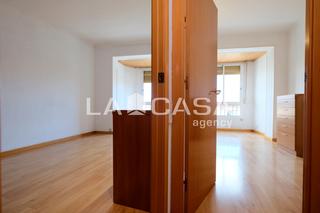 Pis a Navas. Luminoso piso de 3 habitaciones en excelente ubicacin navas!