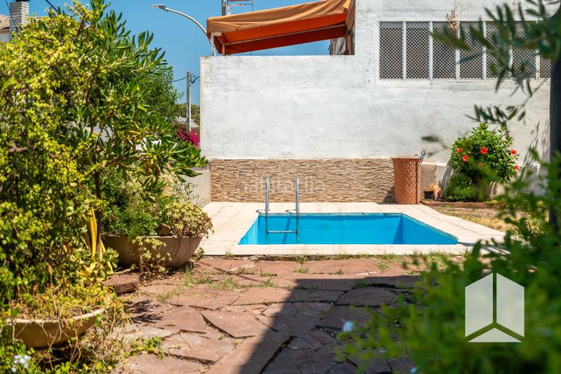 Foto 1cfdce8d-de50-4bf0-b5bd-495e560e9dd8. Casa oportunidad unica. casa unifamiliar con piscina en parcela de 275 m2!!! en Viladecans