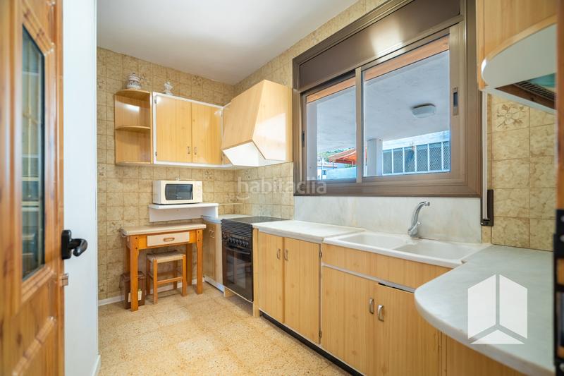Foto df87c435-d10c-4a17-9dee-7ae322bb9b2a. Casa oportunidad unica. casa unifamiliar con piscina en parcela de 275 m2!!! en Viladecans