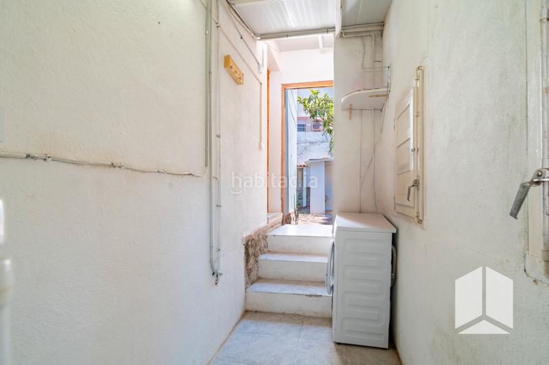 Foto fe361ec1-709e-4901-826d-008bea2d2bb6. Casa oportunidad unica. casa unifamiliar con piscina en parcela de 275 m2!!! en Viladecans