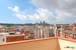 Àtic a El Poble Sec - Parc de Montjuïc. Ático con terraza, vistas a montjuïc y orientación sur  a 30m de