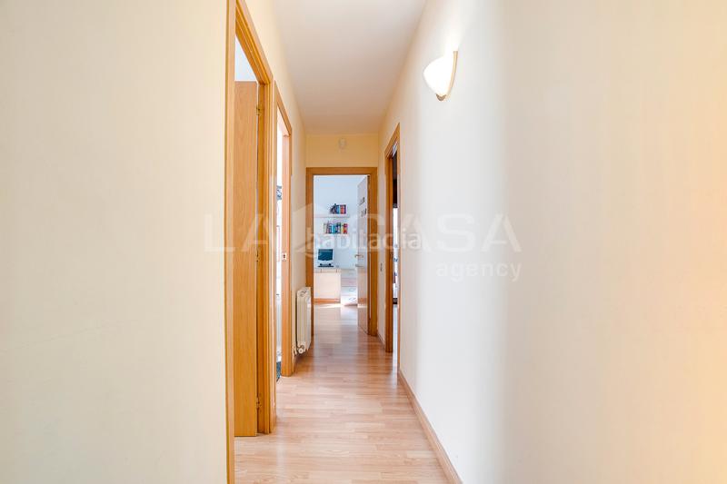 Foto b34056a7-d468-4399-9cff-5c5179ae80d2. Pis amb calefacció aparcament piscina a Font Verda Granollers