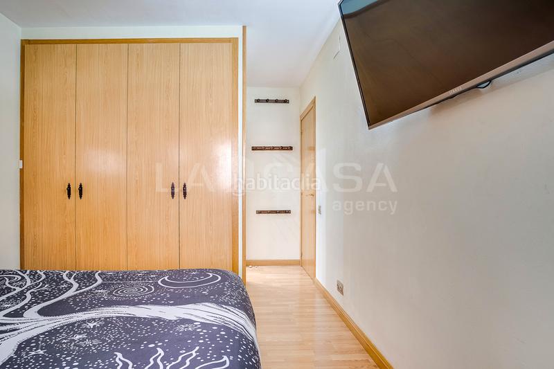 Foto e65ba44c-d633-4171-8841-fd3f1fa5020d. Pis amb calefacció aparcament piscina a Font Verda Granollers