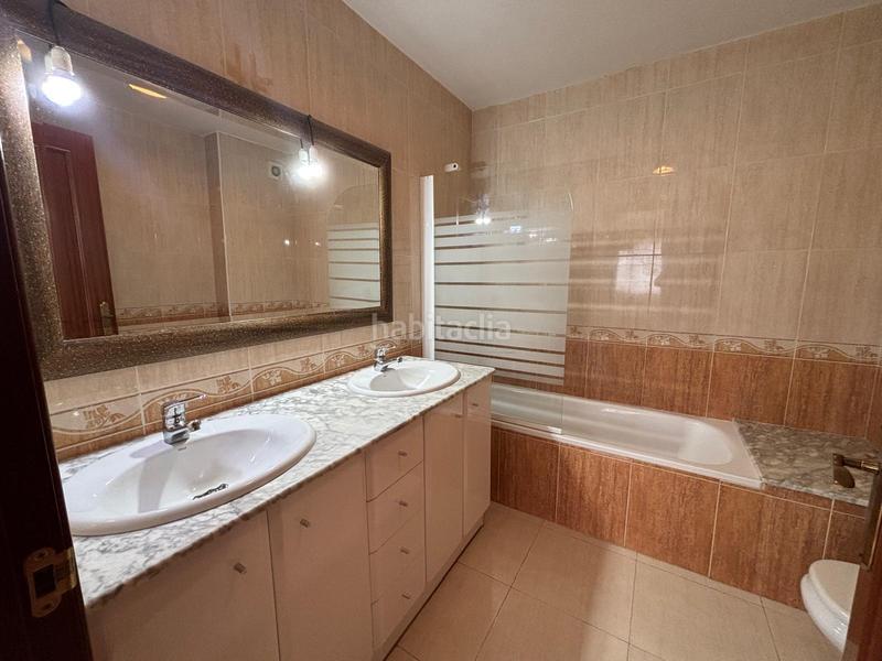 Foto f038cc7f-de82-43e3-b920-436fc6426094. Casa amb calefacció aparcament a Torrelavit