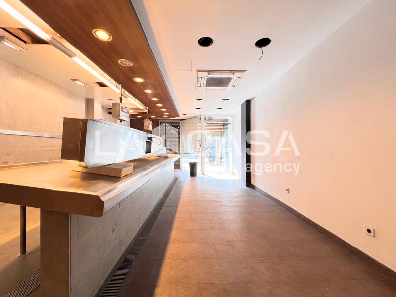 Foto fd754d75-1faa-4617-8f76-63a12e74c069. Rent business premise in La Verneda - La Pau Barcelona