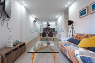 Piso en El Camp de l´Arpa del Clot. Piso reformado con 4 habitaciones y 2 baños en valencia con dos