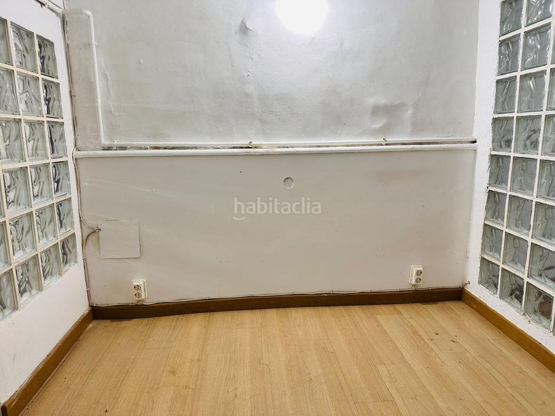 Foto 25606a2e-12d0-49d1-b63d-92927f1c3240. Piso  en venta en calle de còrsega en El Camp de l´Arpa del Clot Barcelona