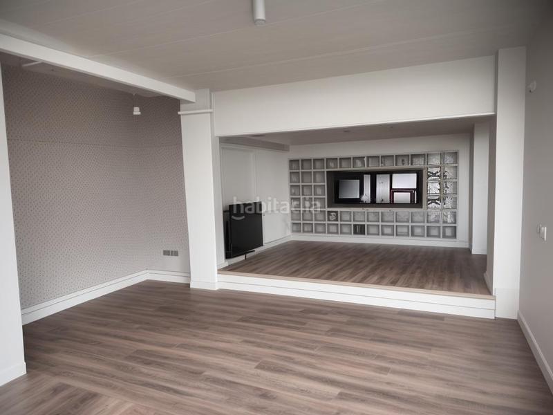 Foto 4d8a4f3e-1a33-42dd-8e41-0f6a422c77dd. Piso  en venta en calle de còrsega en El Camp de l´Arpa del Clot Barcelona