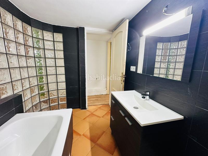 Foto 63d3fc0e-0c78-4179-a26c-9704237a1c7e. Piso  en venta en calle de còrsega en El Camp de l´Arpa del Clot Barcelona