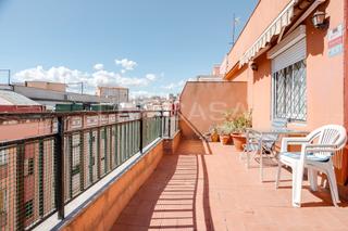 Àtic a Pubilla Cases. Luminoso ático en excelente ubicación en pubilla casas.
