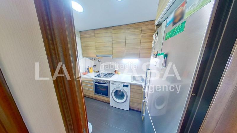 Foto af3cd2ba-a84f-4996-9cf4-4a01e11337a4. Piso oportunidad, la casa agency presenta magnifico piso con balcón en sant martí!!! en Barcelona