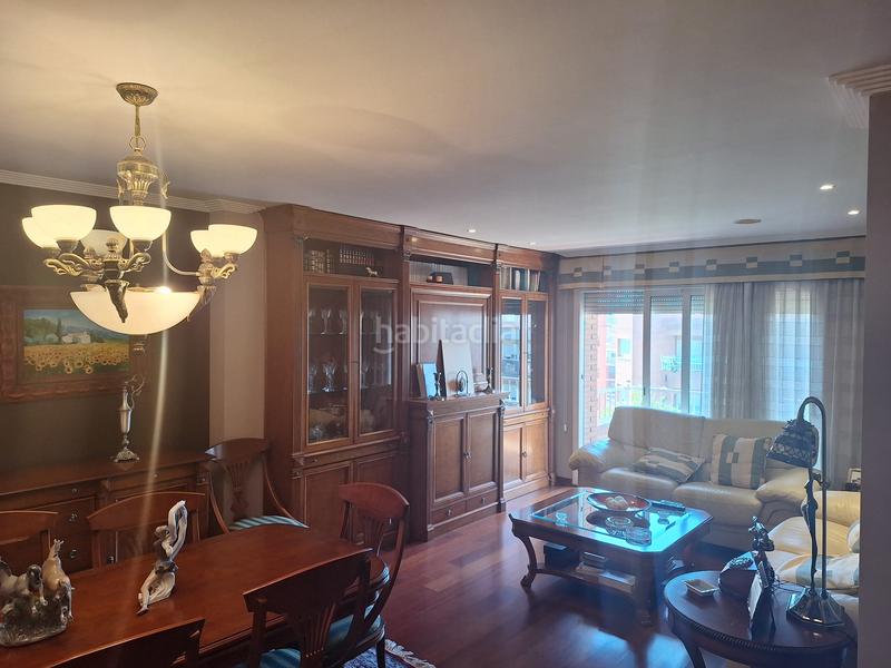 Foto 1572f8ee-ee6a-445c-809f-14494e3ef07e. Duplex with heating parking in Centre Santa Coloma de Gramenet