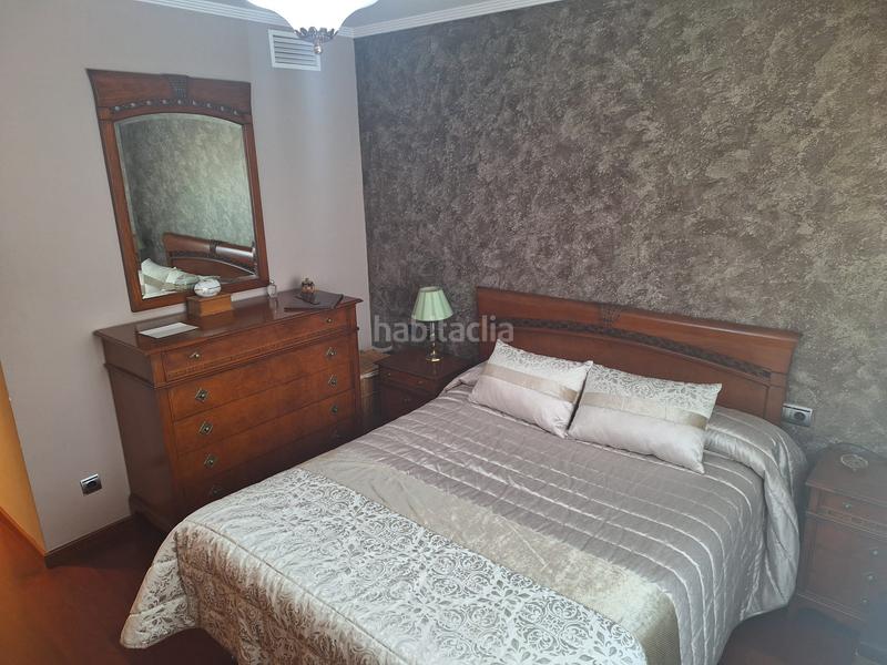 Foto 29df93ea-bfdf-4c7b-824e-26a34bee479f. Duplex with heating parking in Centre Santa Coloma de Gramenet